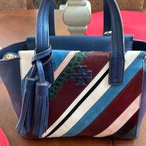 Very cute Tory Burch Purse with Matching Wallet